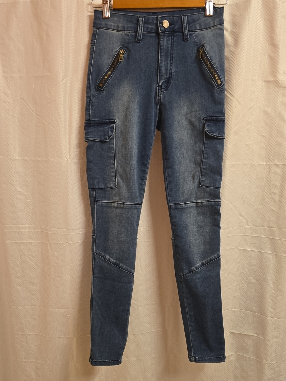 Fashion Nova Jeans Women’s Size 3 Blue Cargo Zip-Accent Jeans Juniors